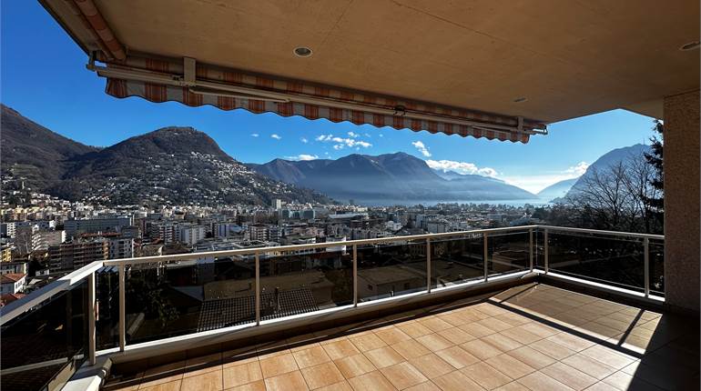 Rif.2645 Elegante Residenza di 400 mq con Vista Lago a Lugano