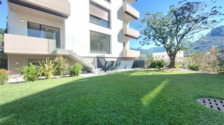 2692_Canobbio, 4.5 locali ristrutturato con giardino privato